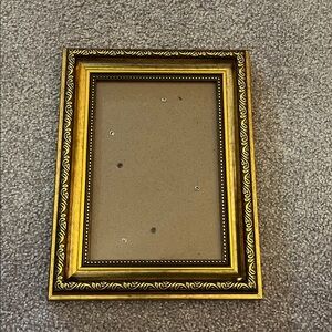 Elegant Gold Picture Frame